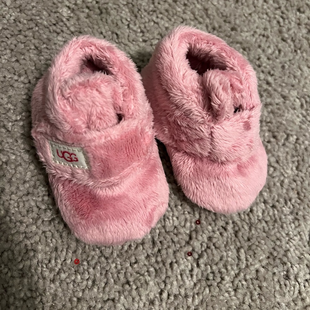 SOLD- Fuzzy ugh slippers for baby